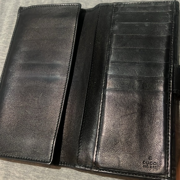 Gucci Authentic black bi fold wallet - Picture 5 of 10
